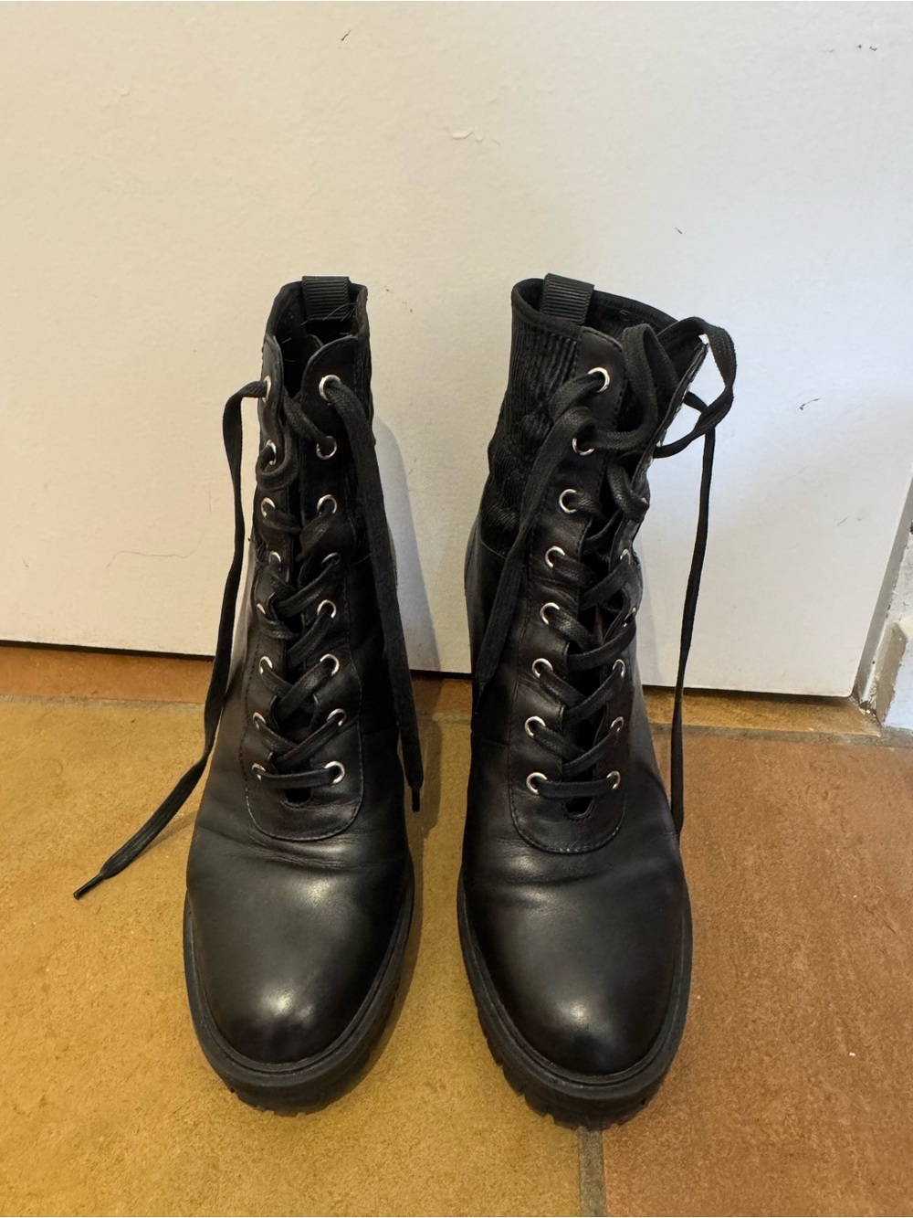 Gianvito Rossi 'Martis' Boots - Women's 40. Lace-Up Combat Boots. Classic